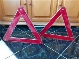 Triunghiuri auto reflectorizante