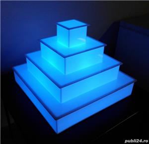 Piramida luminoasa de inchiriat