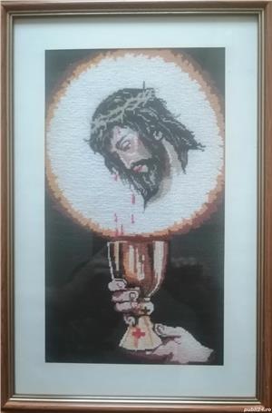 Isus cu pocalul, 16 x 29 cm suprafață cusută, înrămat   