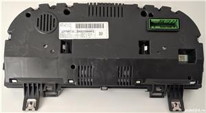 Freelander 2 ceasuri bord Land Rover   2012- 2015 afisaj in KM. volan pe dreapta. - imagine 2