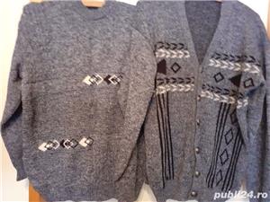 Vand pulover barbatesc cu jerseu asortat mărimea L 