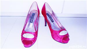 Pantofi cu cristale peep-toe, satin roz-ciclam - imagine 2