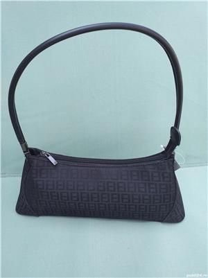 EN GROS!  100 de bucati diverse de posete Fendi -import Belgia! - imagine 9