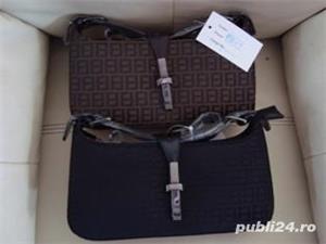 EN GROS!  100 de bucati diverse de posete Fendi -import Belgia! - imagine 8