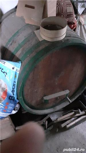 vind  2 butoie de vin salcim