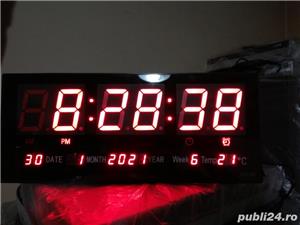 Ceas electronic de perete 36cm pe 15 cm