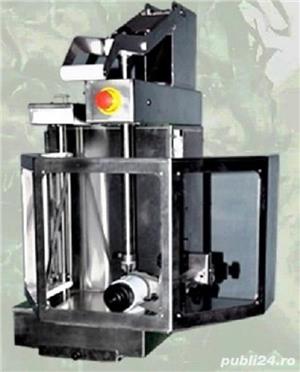 Utilaj pentru curatat coaja dovleci, pepeni, vinete, ananas, telina - imagine 2