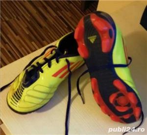 Ghete fotbal Adidas originale Mărimea 32/33