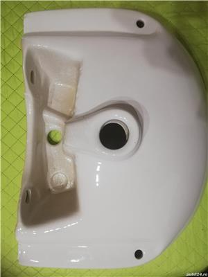 DE VÂNZARE! ESTE NOU NOUȚ. Set lavoar și piedestal din ceramică, alb. - imagine 2
