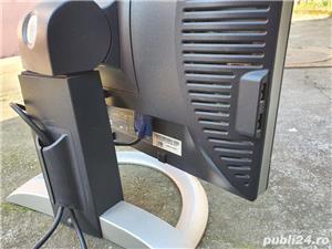monitor Dell Profesional 1704 FPTt in stare foarte buna, 4 USB, VGA DVI  - imagine 3