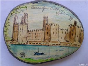 Pictura vintage pe piatra semnata: castel Tara Galilor