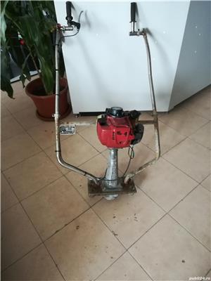 Inchiriem Lipa-rigla vibranta pentru finisat beton