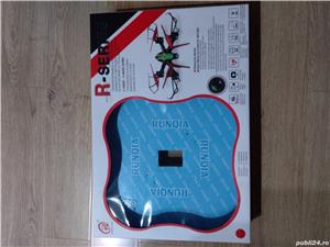 Vând drona cu telecomanda