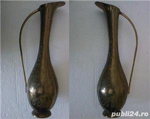 Vaza fusiforma alama India gravata cu motive florale