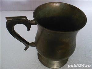 Cana vintage cu toarta bronz alama gravura Cipru, Anglia