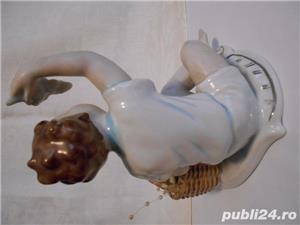 Bibelou vechi din portelan   Baiat cu struguri   pictat manual - imagine 4