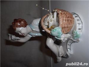 Bibelou vechi din portelan   Baiat cu struguri   pictat manual - imagine 7