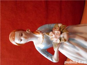 Bibelou vechi din portelan   Mireasa cu trandafiri    pictat manual