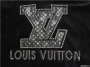 Trening negru dama catifea gluga monograme LV cristale Swarovski costum sport 