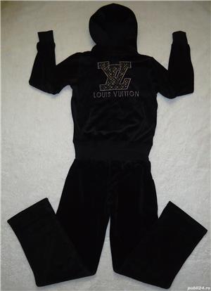 Trening negru dama catifea gluga monograme LV cristale Swarovski costum sport  - imagine 2