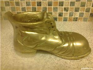 Gheata vintage din alama, Anglia, jardiniera, suport glastra de flori, 2.35 kg