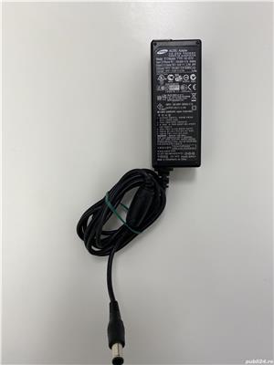 Samsung Syncmaster Monitor 14V 2.14A