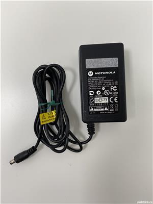 MOTOROLA NU18-4057300-I3 5.7V 3A 