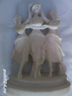 Ansamblu Art Deco de trei muze, trio de dame din resin - imagine 2