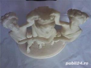 Ansamblu Art Deco de trei muze, trio de dame din resin