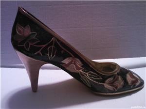 Pantof dama vintage alama bronz emailat Anglia - imagine 2