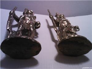 Pereche soldati Napoleonieni statuete vintage alama bronz Anglia - imagine 3