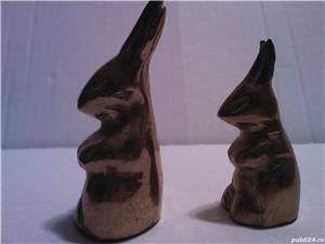 Pereche iepurasi Paste statuete vintage alama bronz Anglia - imagine 2