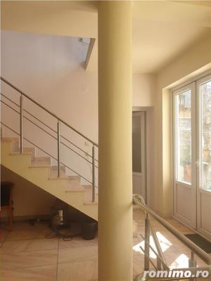 Casa cu etaj,teren 400 mp, pretabila : clinica, gradinita, birouri - imagine 2