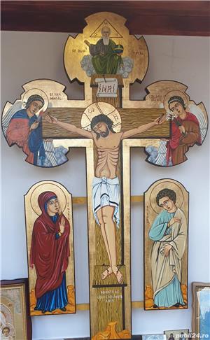 Execut picturi și troițe în culori de ulei