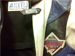 Geaca vintage motocicleta, piele naturala neagra, alb si albastra: Akito Daytona Racing pt. motor - imagine 3