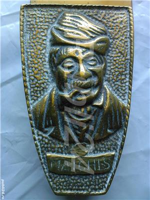 Suport chibrituri vintage din alama bronz Anglia, batran tragand din pipa - imagine 4
