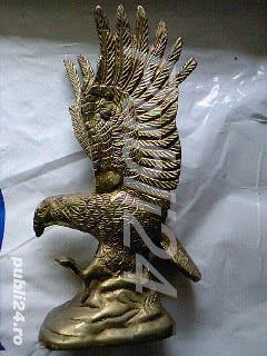 Vultur cu aripile ridicate, din alama vintage Anglia - imagine 2