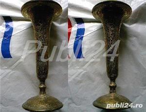 Vaza orientala evazata din alama incrustata si emailata