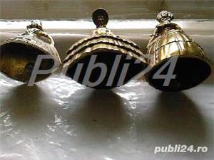 Set clopotei, dame purtand crinolina, alama bronz vintage Anglia - imagine 2