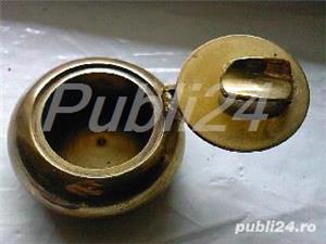 Scrumiera de poseta din alama in forma de pudriera, vintage Anglia