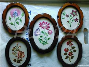 Set 5 tablouri cu flori brodate vintage Anglia