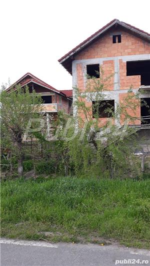 Vand  2 case la rosu INTABULATE 442 mp cu teren proprietate 624 mp in Ghiroda - imagine 9