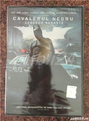 Super thriller de acțiune CAVALERUL NEGRU. RENAȘTEREA [DVD] [2012]
