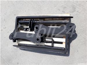 Furci paleți rabatabile - buldoexcavator JCB, CATERPILLAR.