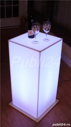 Mese de cocktail luminoase, coloane iluminate led