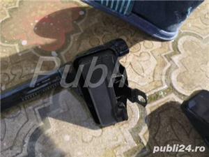 Vînd set bare transversale THULE pentru auto berlina