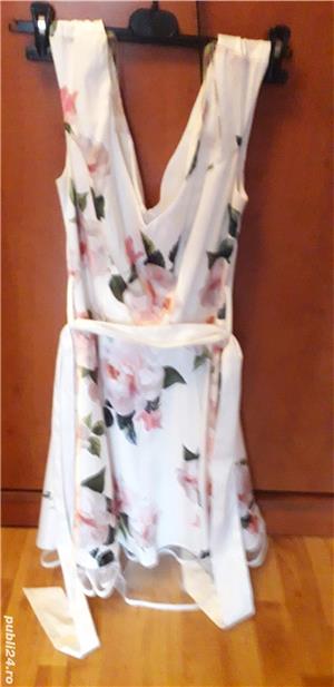 Vand rochie deosebita - imagine 2