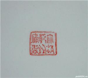 Farfurie mare 27 cm portelan famille noire, pictata manual, anii 1900-1920 - marcaj Qianlong, Qing D - imagine 5