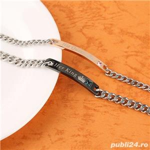 Set 2 bratari pentru cuplu cupluri indragostiti her king his queen inox ieftine - imagine 4