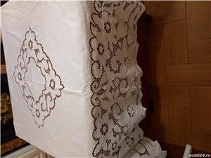 Fata de masa brodata